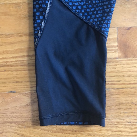 Lululemon 17in Crops - Picture 6 of 6